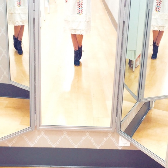 Mexican embroidered crochet off shoulder dress - Picture 6 of 7